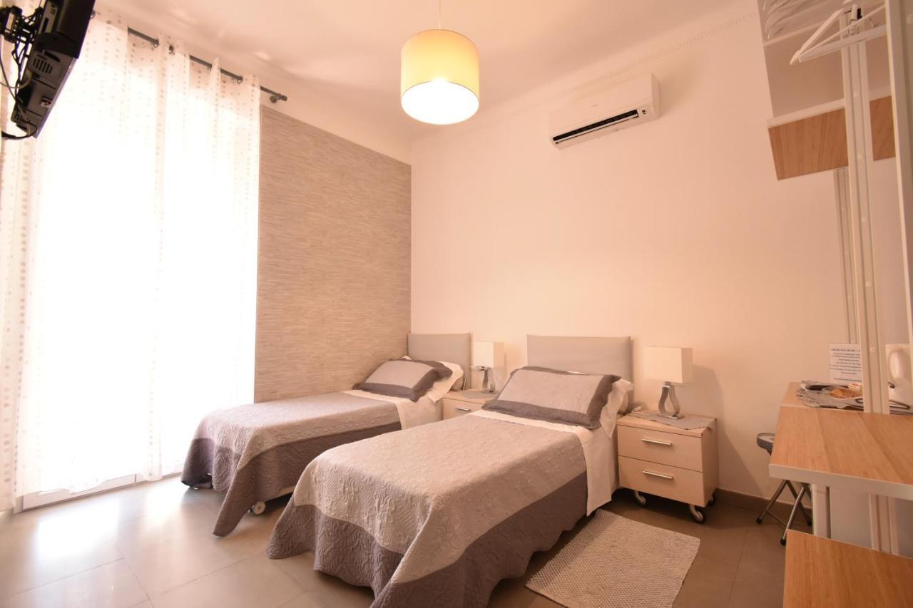 Affittacamere E Appartamenti - Rent Rooms And Apartments Le Camere Nel Corso - Adults Only La Spezia Exterior photo